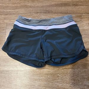 Lululemon Speed Short Size 4 purple/grey